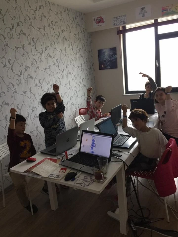 SmartTech Kids Club workshop photograph 14