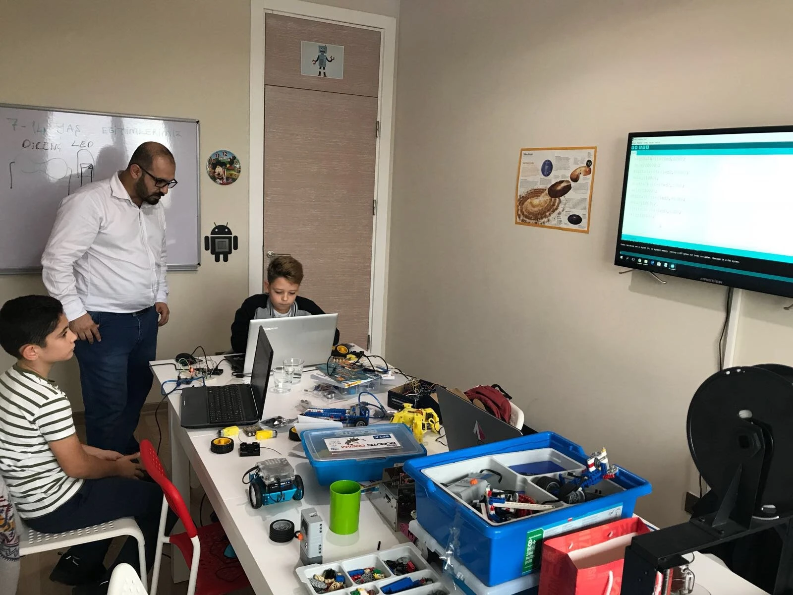 SmartTech Kids Club workshop photograph 16